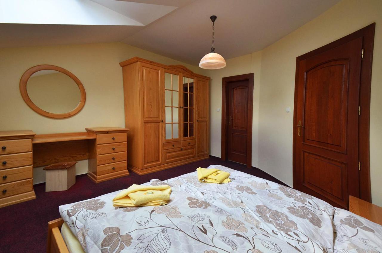 Hotel Lesana สตารา เลชนา ภายนอก รูปภาพ
