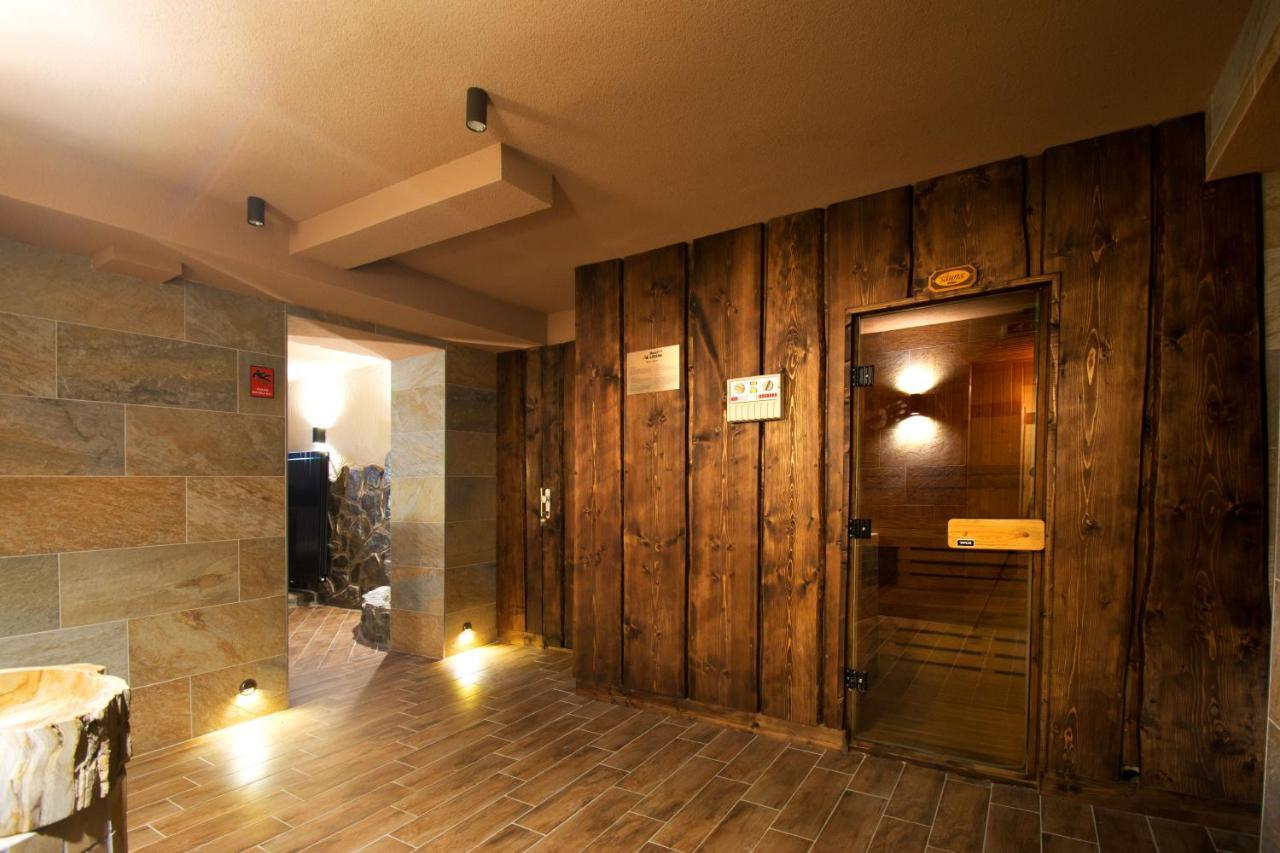 Hotel Lesana สตารา เลชนา ภายนอก รูปภาพ