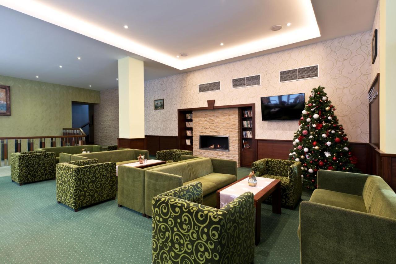 Hotel Lesana สตารา เลชนา ภายนอก รูปภาพ