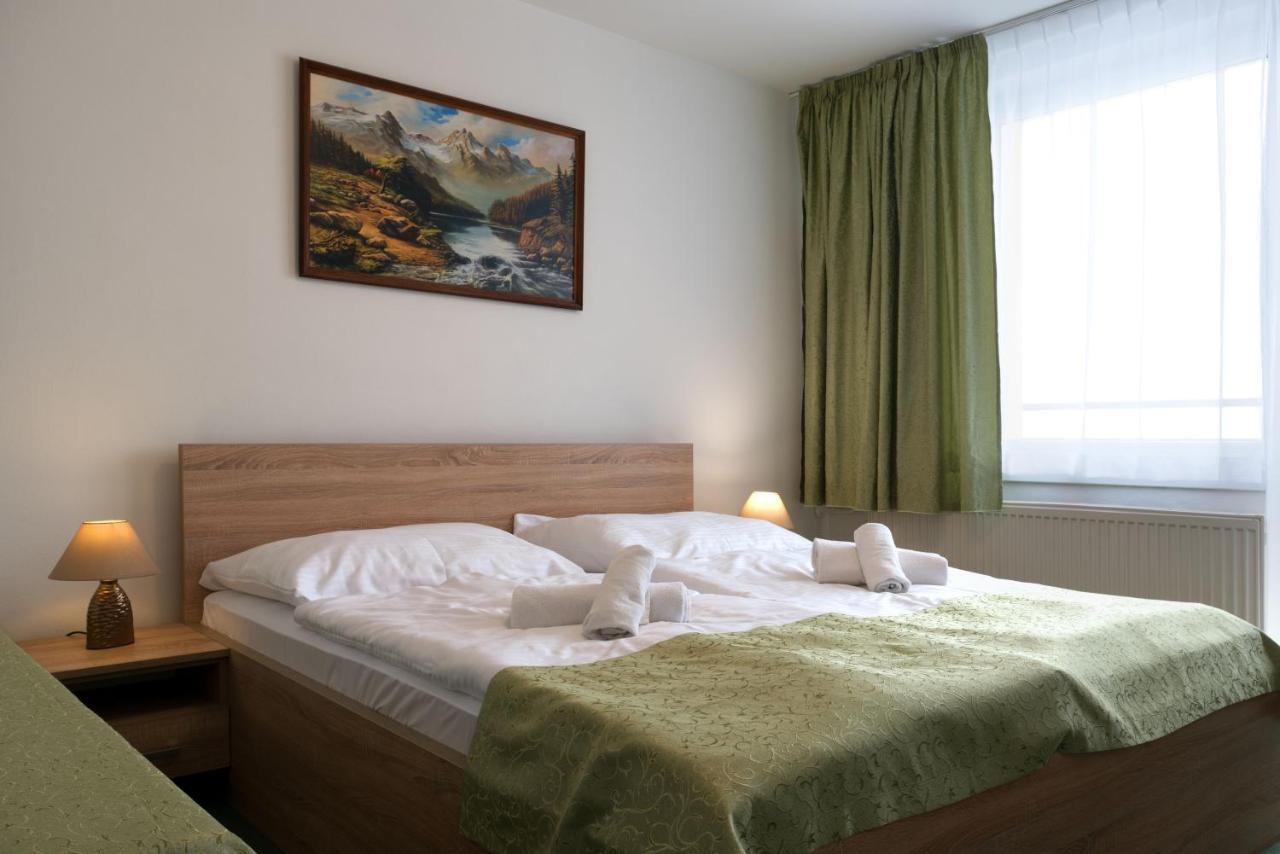 Hotel Lesana สตารา เลชนา ภายนอก รูปภาพ