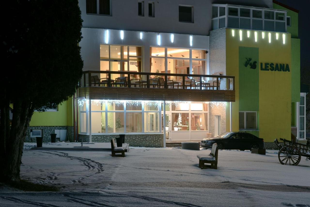 Hotel Lesana สตารา เลชนา ภายนอก รูปภาพ