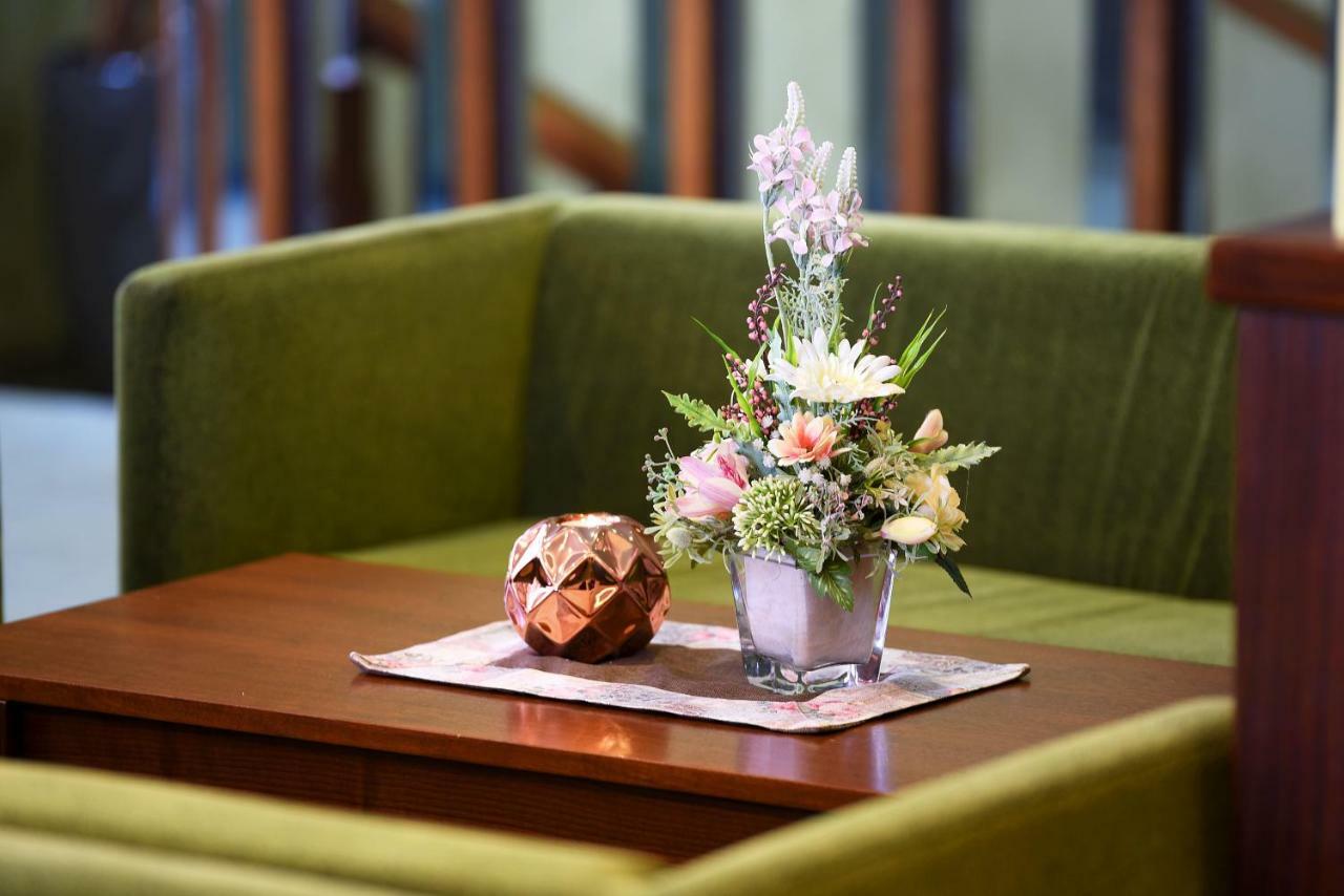 Hotel Lesana สตารา เลชนา ภายนอก รูปภาพ