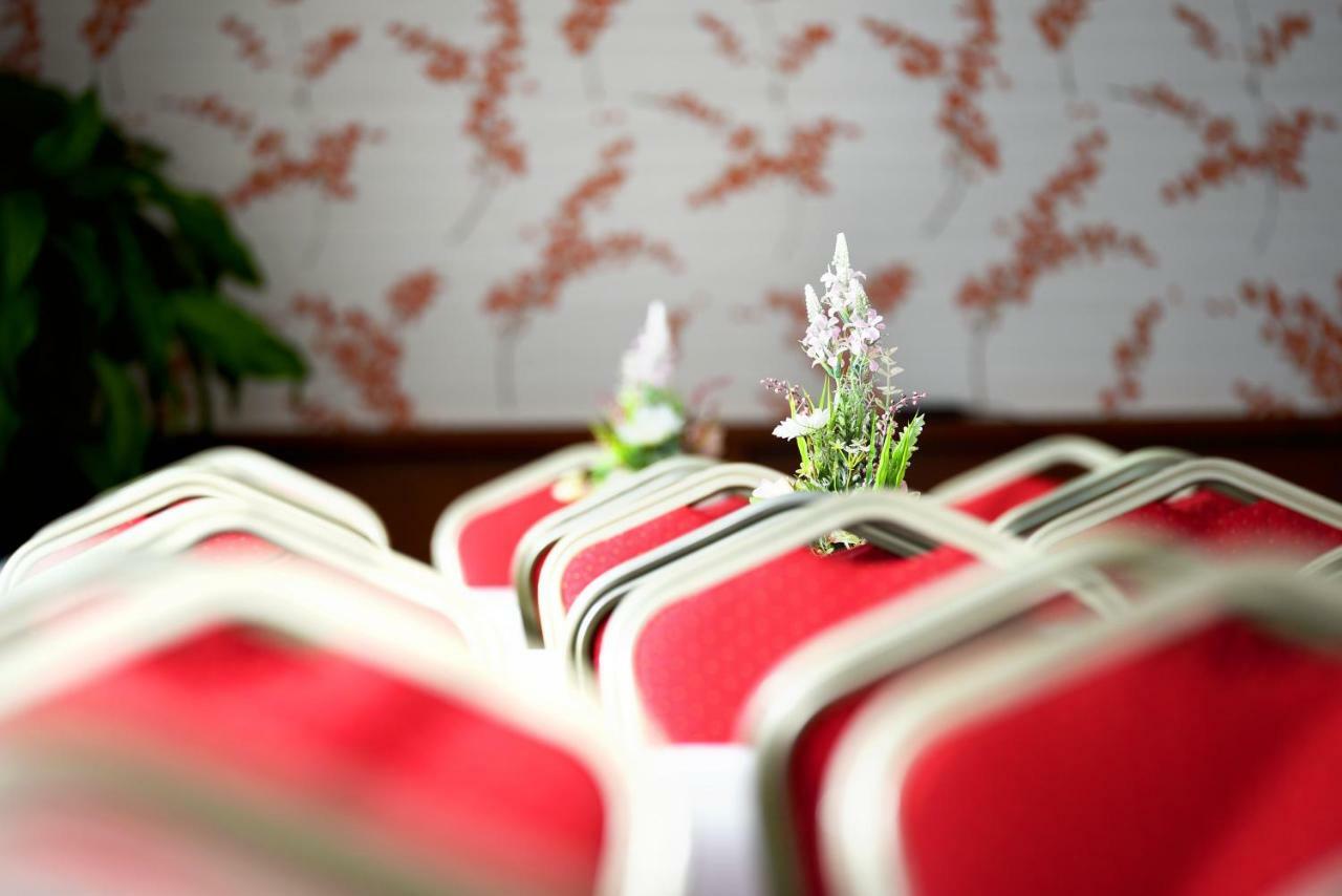 Hotel Lesana สตารา เลชนา ภายนอก รูปภาพ